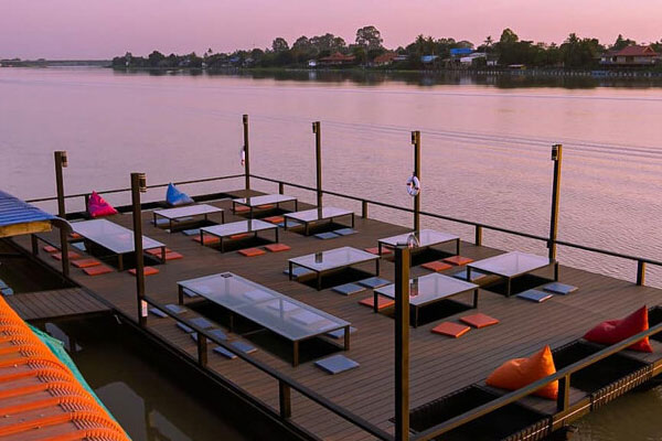 ที่พักและร้านอาหาร